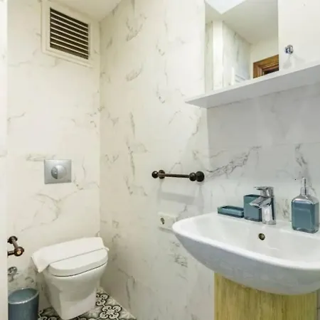 公寓 Characteristic And Wooden Fully-equipped Flat 伊斯坦布尔
