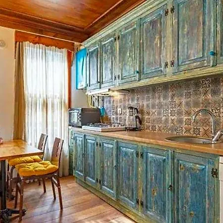 Characteristic And Wooden Fully-equipped Flat Istanbul