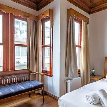 Characteristic And Wooden Fully-equipped Flat * Istanbul