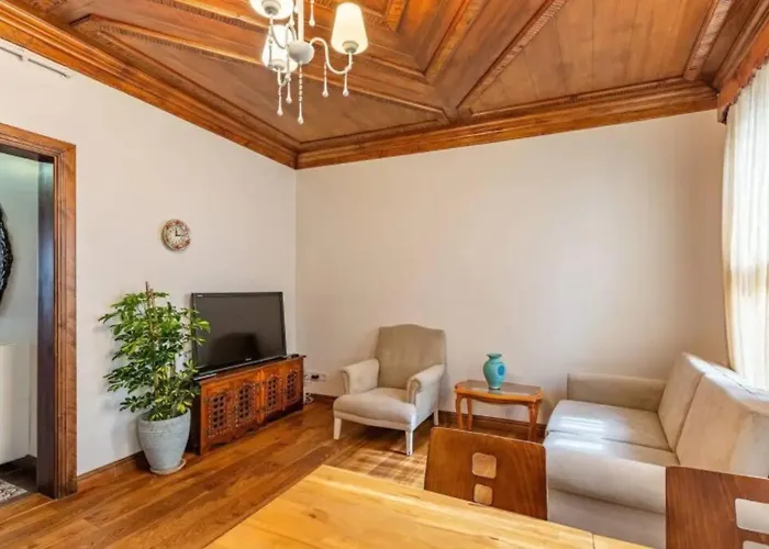 Διαμέρισμα Characteristic And Wooden Fully-equipped Flat Κωνσταντινούπολη