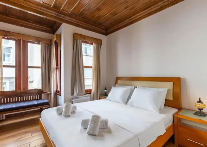 Characteristic And Wooden Fully-equipped Flat Lägenhet *